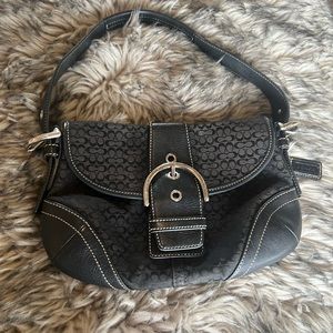 Vintage Coach Small Soho Black signature, leather/canvas handbag. Ho5w-6818